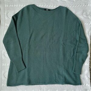 UNIQLO wool women’s oversized sweater